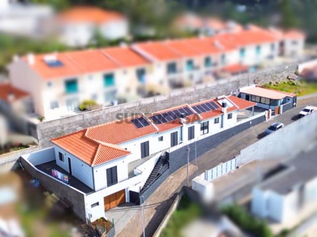 Moradia Térrea T4 em Santa Cruz