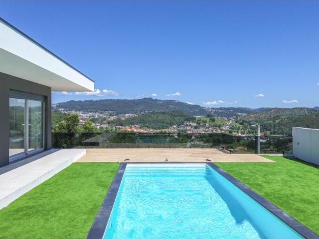 Moradia térrea T4 nova, com piscina junto a Guimarães 575m² Conde e Gandarela