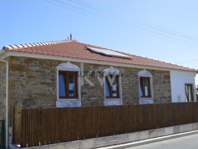 Moradia Térrea T5 de charme, em pedra, totalmente renovada em Vila Verde, Terrugem Sintra