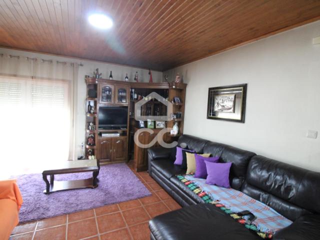 Moradia terrea V3 isolada com 150m² na periferia da cidade, Chaves, Chaves