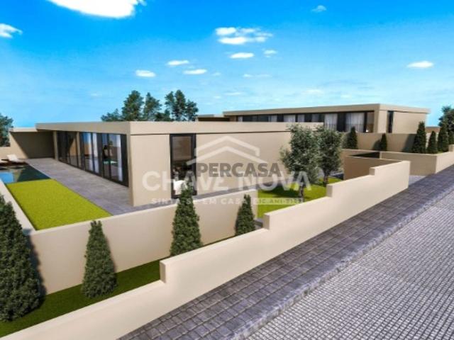 Moradia Térrea V3 Nova em Santa Maria da Feira Escapães