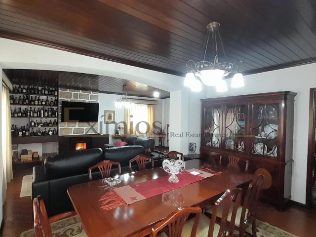 Moradia térrea V4, com piscina e garagem, em Aver o Mar 239m² A Ver O Mar