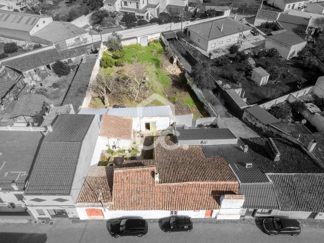Moradia térrea c/ 311 m² de construção em lote de 1124 m² | Vila de Frades, Beja, Vidigueira, Vila de Frades