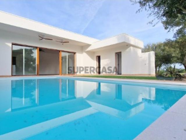 Moradia térrea com piscina Vila Nova Santo Estevão