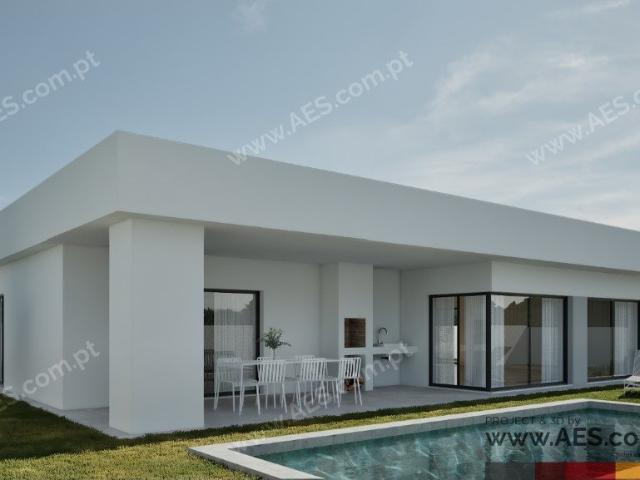 Moradia Térrea com piscina, garagem e amplo jardim na quinta. 200m² Fernão Ferro