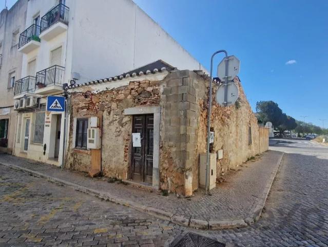 Moradia térrea com projeto aprovado no centro histórico de Tavira
