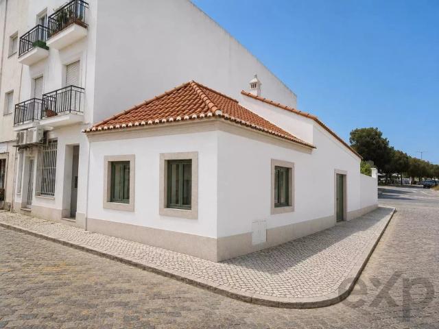 Moradia com projeto aprovado no centro de Tavira ARU