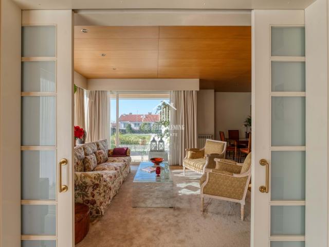 Moradia Térrea de 4 Frentes Centro dos Carvalhos