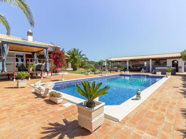 Moradia Térrea De 4 Quartos Com Piscina E 3,6 Hectares De Te. 514m² Lagos