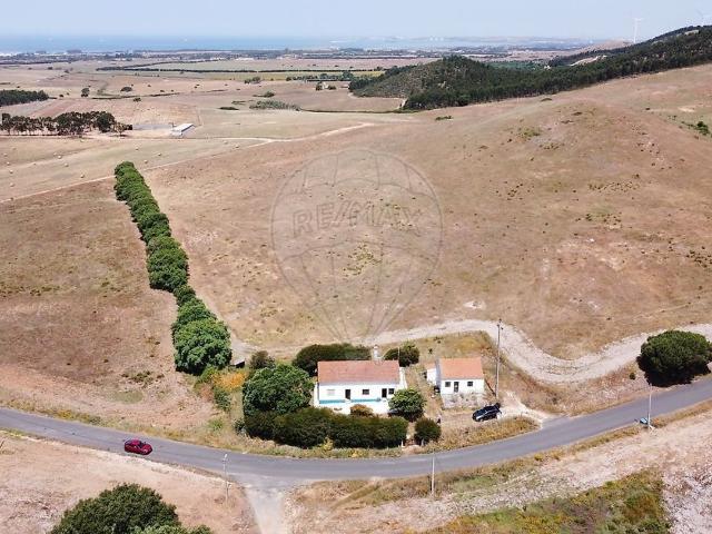 Moradia Térrea e Terreno Porto CovoDescubra o seu refúgio. 0m² Porto Covo