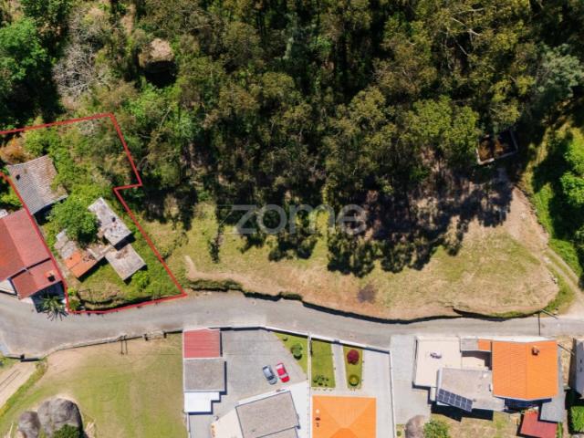 Moradia Térrea e Terreno para Construção com 950 m² Martim, Braga