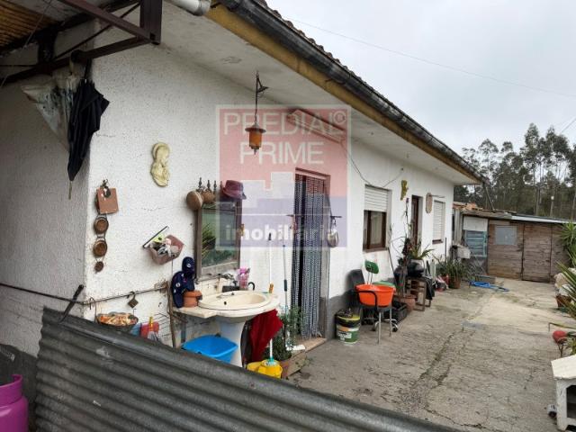 MORADIA TÉRREA EM MADAIL OLIVEIRA DE AZEMEIS