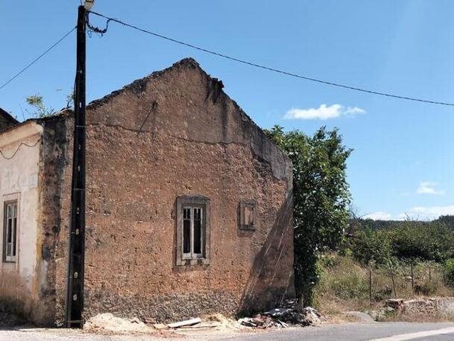Moradia térrea em Rio Maior de 911 m² 911m² Rio Maior