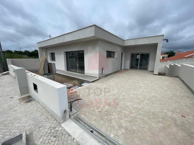 Moradia térrea estilo contemporâneo perto da lagoa de Obidos 76m² Nadadouro
