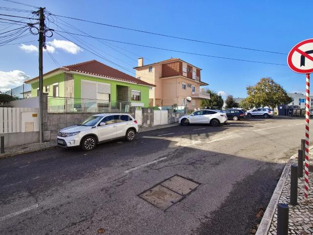 Moradia Térrea, isolada, em Porto Salvo Oeiras