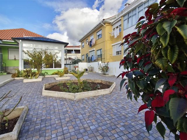 Moradia Térrea, isolada, em Porto Salvo Oeiras