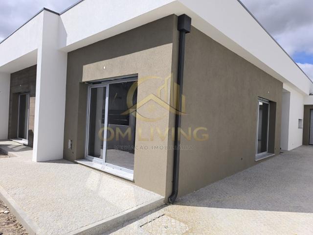 Moradia Térrea Isolada T3 com Garagem