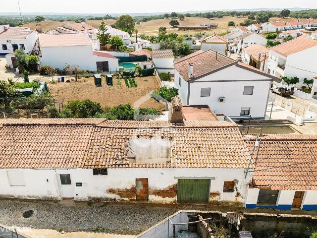 Moradia Trrea para recuperar c/ quintal | Torre de Coelheiros