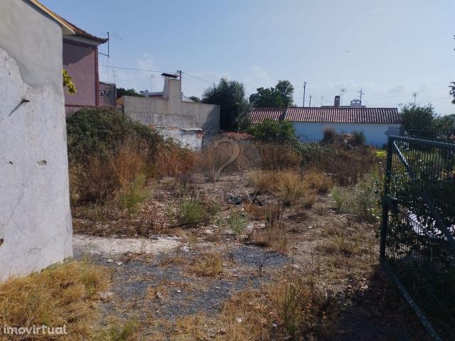 Moradia Trrea para recuperar em terreno de 600m2, Arealo, Santiago d