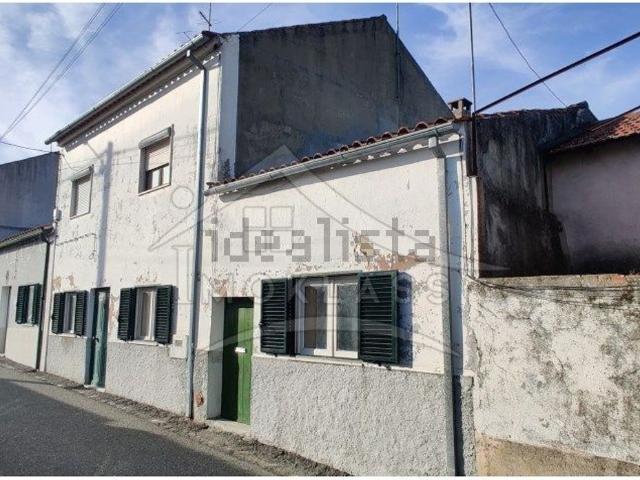 Moradia, Tinalhas
