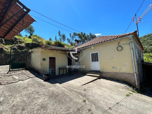 Moradia tipo casa de campo, evolutiva para T3, Senharei, Arcos de Valdevez