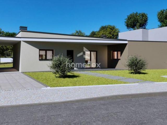 Moradia tipo Chalé, a poucos minutos da praia! | 26084059315