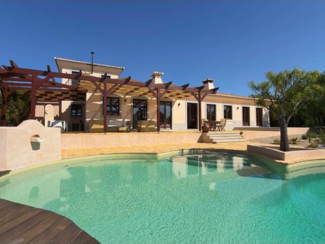 Moradia Típica Algarvia com piscina Infinita a minutos de Loulé, Algarve
