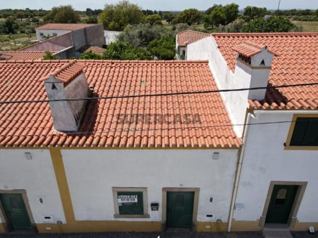 Moradia Tipicamente Alentejana com quintal Para Recuperar Alpalhão Nisa