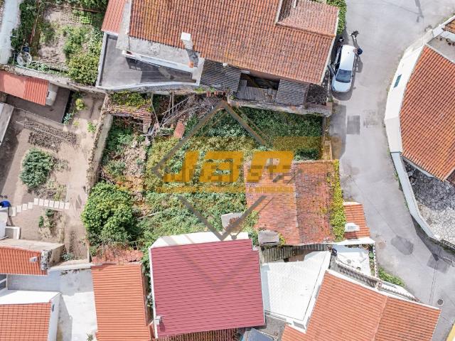 Moradia, Tornada e Salir do Porto