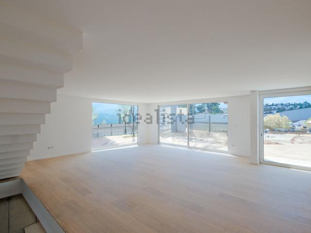 Moradia, Torres Vedras e Matacães