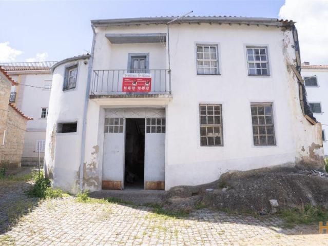 Moradia Tortosendo | 26064085593