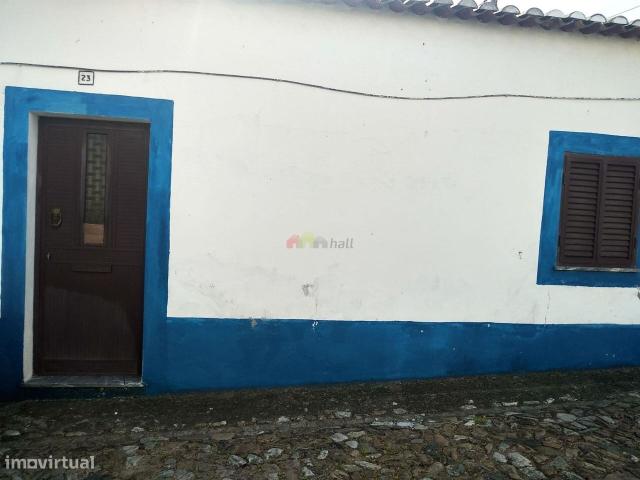 Moradia Tpica Alentejana T4 com quintal