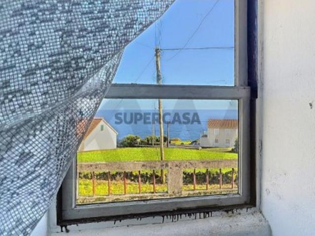 Moradia T2 em Pedra com Potencial de Reabilitação e Vista sob o Atlântico Ribeiras, Lajes do Pico