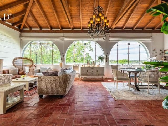 Moradia Tradicional com Piscina e Terreno amplo 168m² Moncarapacho e fuseta