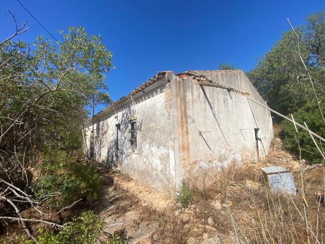 Moradia Tradicional para Restauro com Vista de Campo e Mar. 75m² Loulé São Clemente