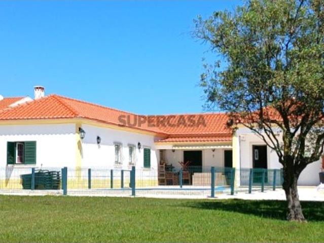 MORADIA TRADICIONAL T4 COM PISCINA E JARDIM GRACIEIRA
