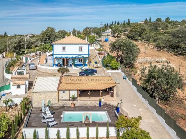 Moradia tradicional totalmente remodelada em Loulé. 290m² Loulé São Clemente