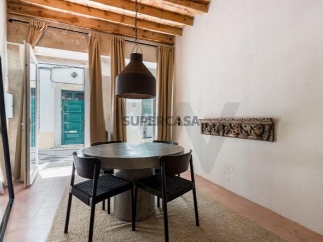 Moradia Triplex no Centro Histórico de Santarém Excelente Oportunidade de Investimento