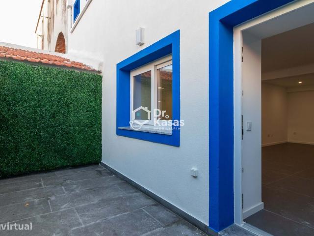 Moradia triplex remodelada na zona ribeirinha do Barreiro