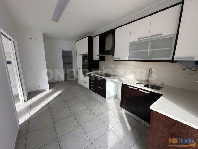 Moradia Triplex T3+1 e Garagem | 26073920471