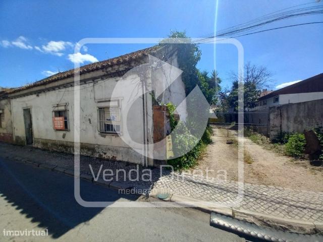 Moradia Trrea com 170 m2 terreno em Santo Antnio da Charneca, no.