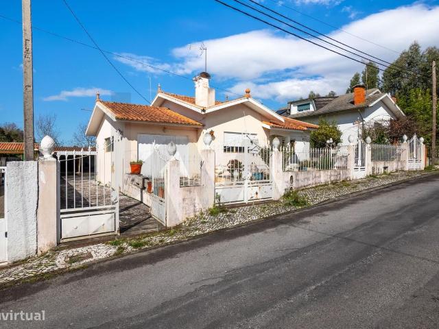 Moradia Trrea com terreno e excelentes acessos Pinheiro da Bemposta