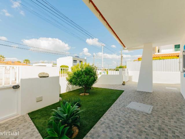 Moradia Trrea com garagem, lote 340m2 Penteado, Moita