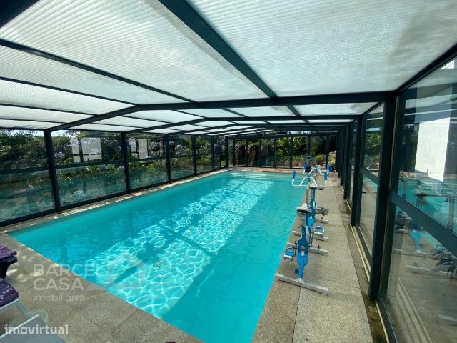 Moradia trrea T4 com piscina coberta como nova