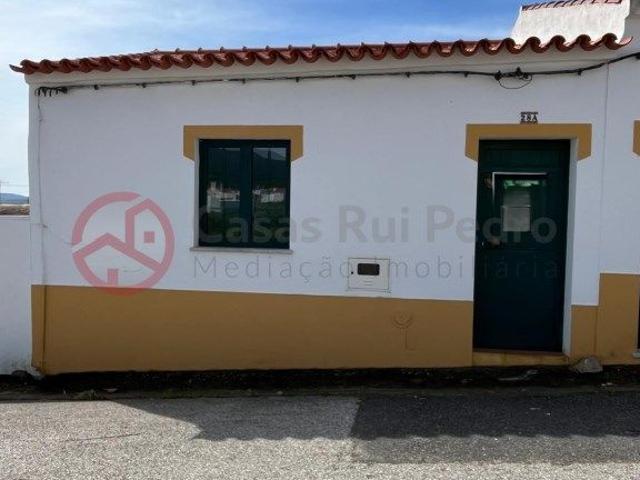 Moradia Trrea Tipicamente Casa Alentejana, com Logradouro, Serpa