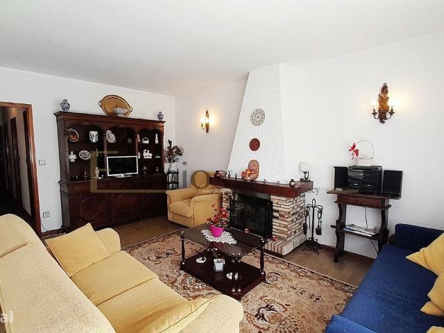 Moradia trrea V3, prxima da praia e com garagem, em Vila Ch