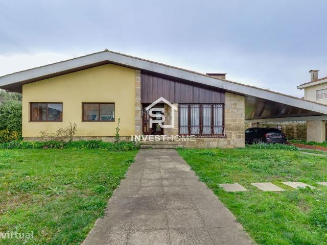 Moradia Trrea | 4 Frentes | Jardim | Praia a 700m | Arcozelo