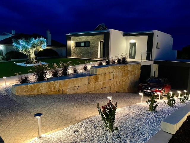 Moradia ultramoderna com 3 quartos: Vida sustentável na Costa da Prata