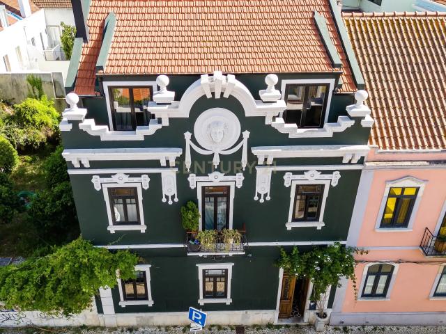 Moradia única de interesse histórico, no emblemático Bairro Salgado, Setúbal