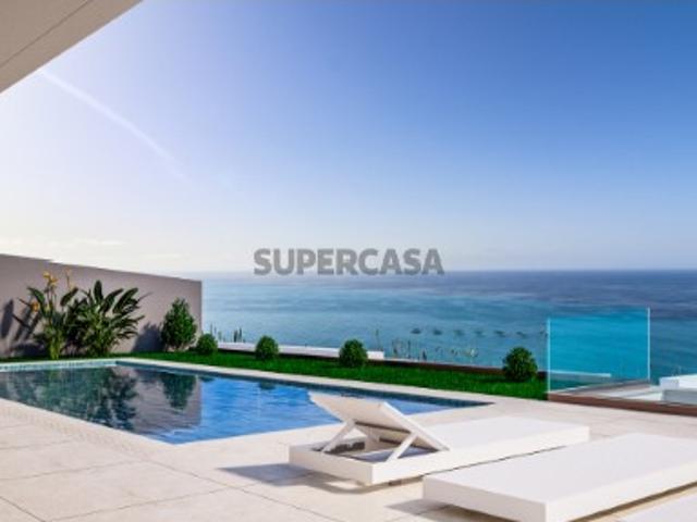 Moradia Única Prime Luxuosa no Arco da Calheta
